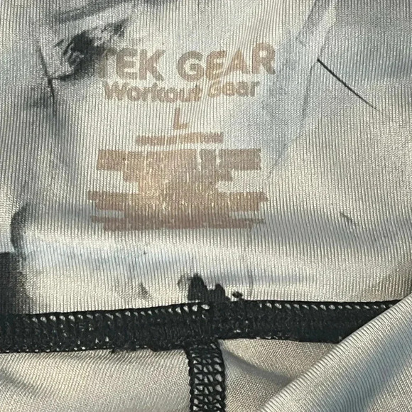 Tek Gear size L marbled Capri leggings EUC - Picture 9 of 9